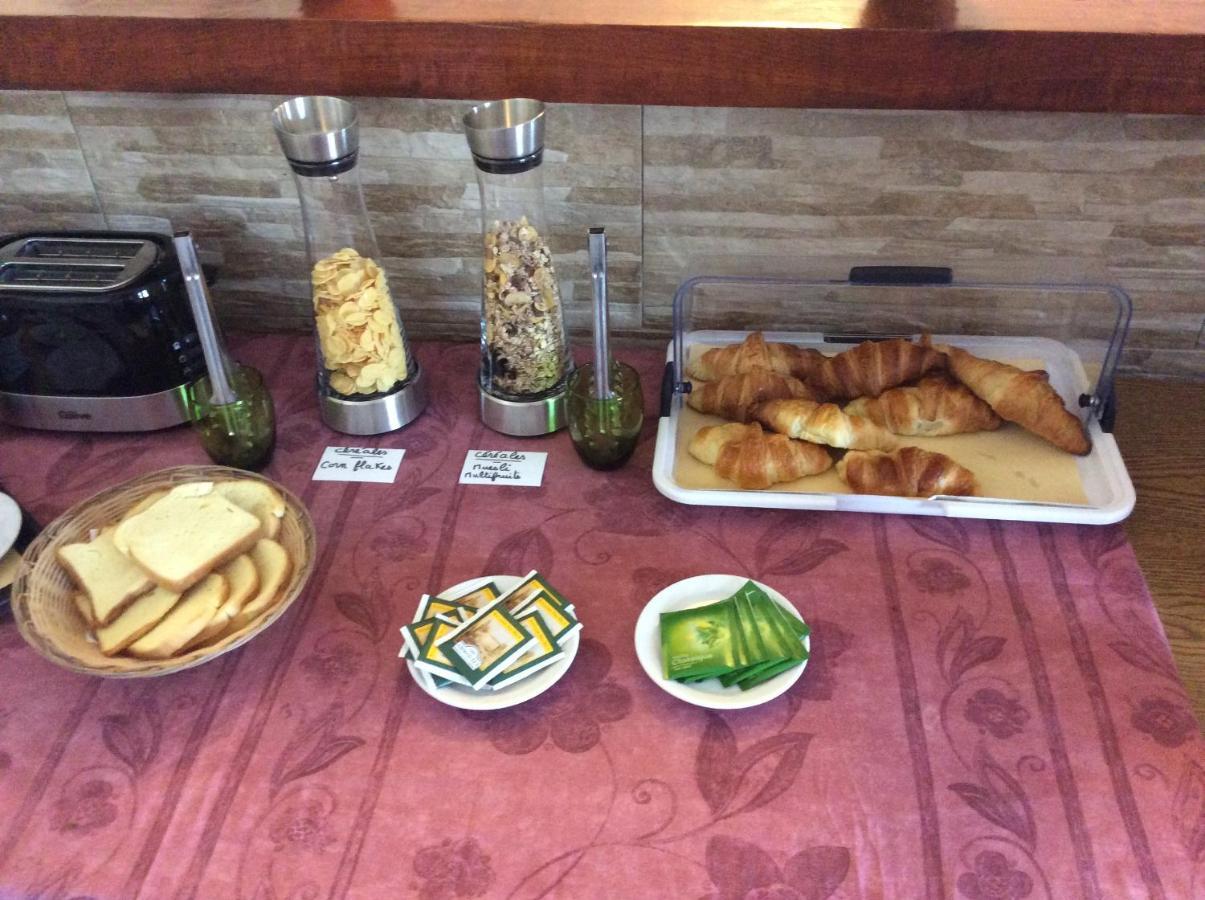 Hotel Restaurant De La Poste Aullene Kültér fotó