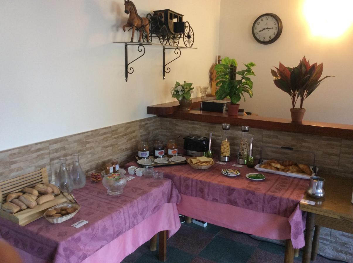 Hotel Restaurant De La Poste Aullene Kültér fotó