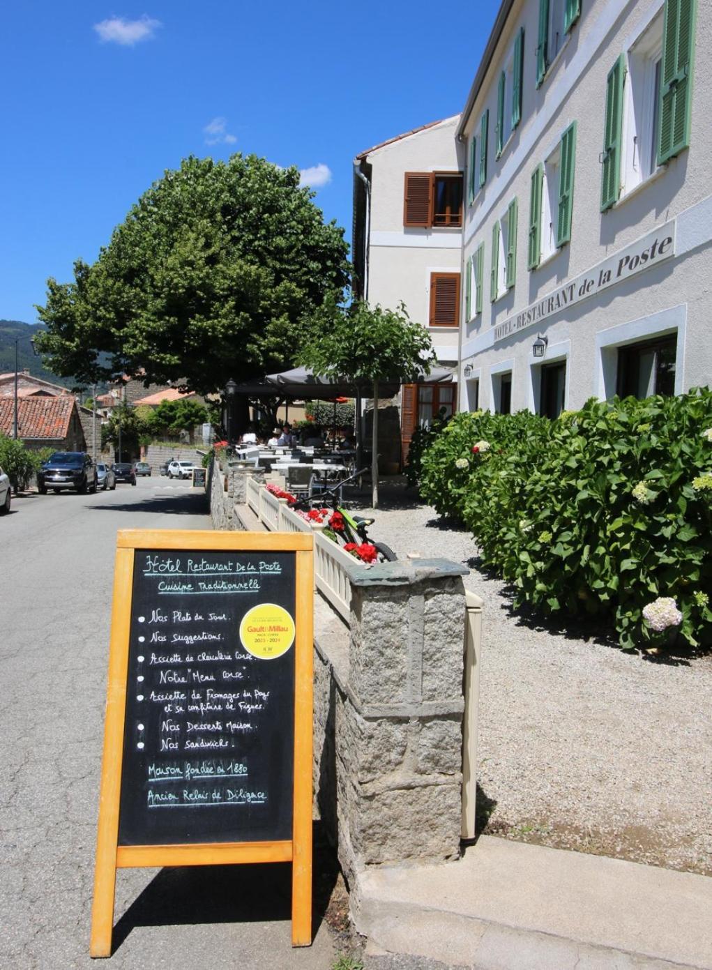 Hotel Restaurant De La Poste Aullene Kültér fotó