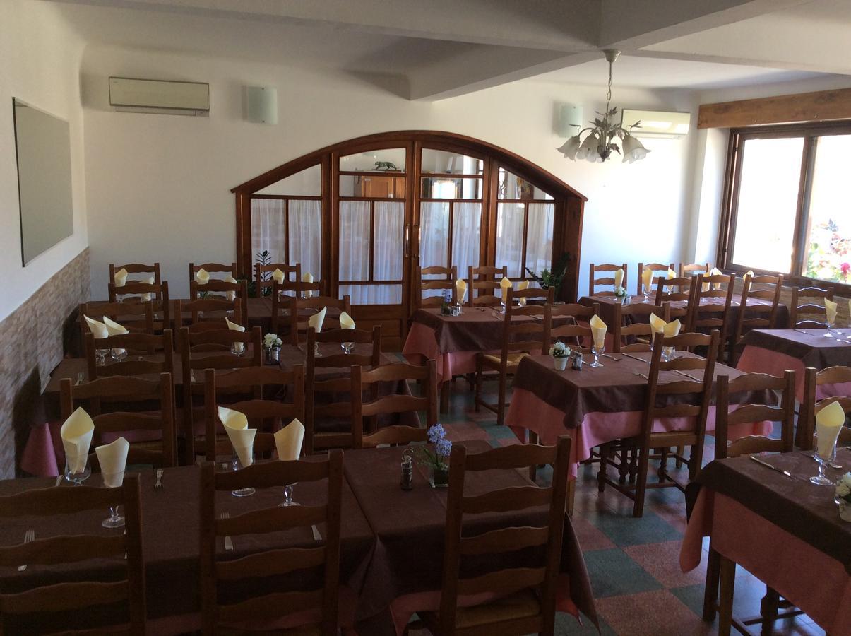 Hotel Restaurant De La Poste Aullene Kültér fotó